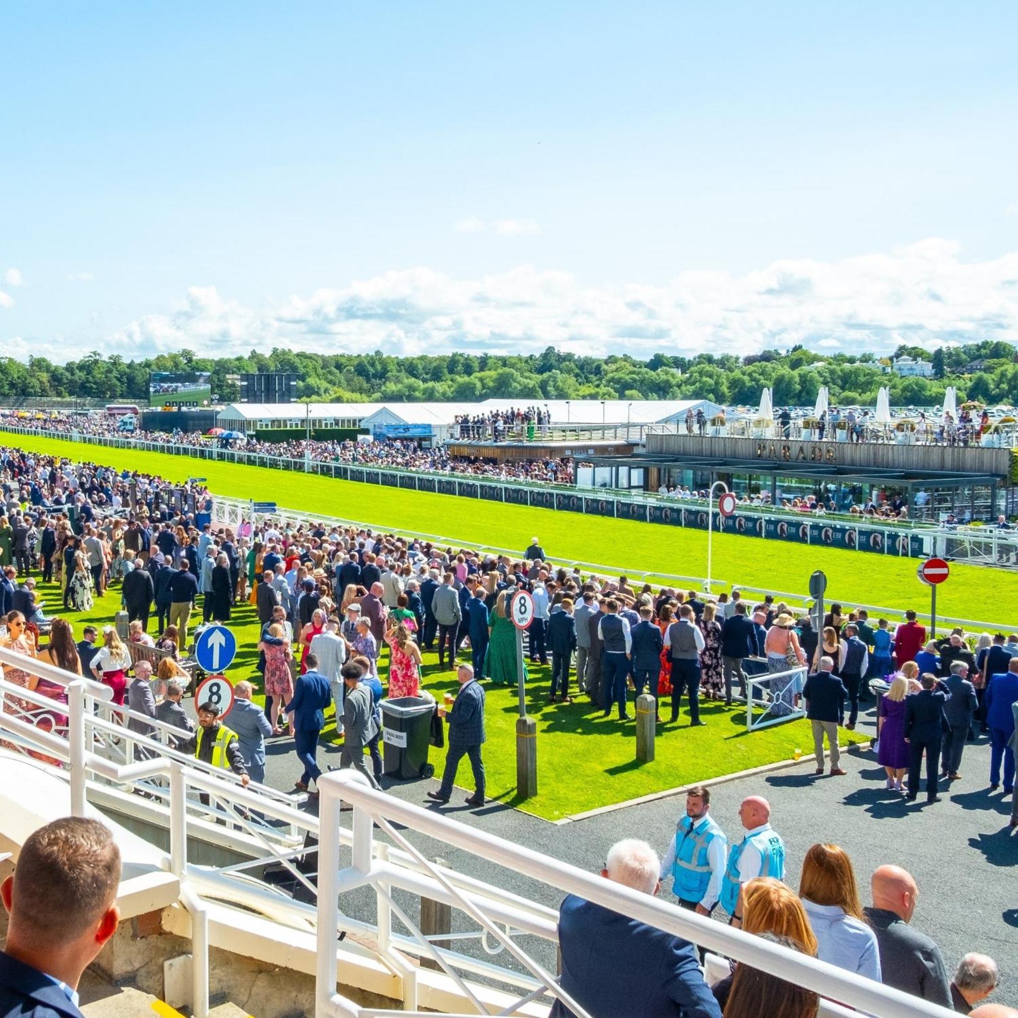Chester Racecourse Views, Townhouse With Parking Luaran gambar